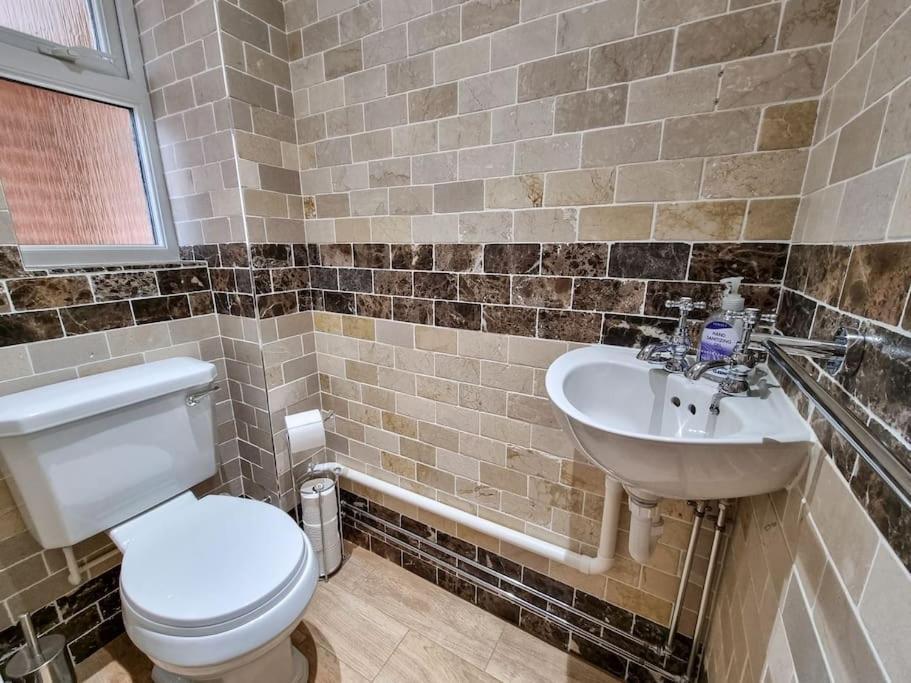 Stunning Family Home Close To The City Centre Манчестер Екстер'єр фото