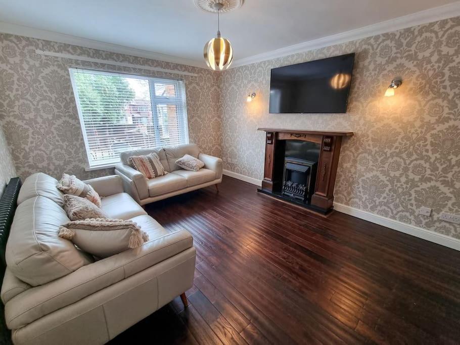 Stunning Family Home Close To The City Centre Манчестер Екстер'єр фото